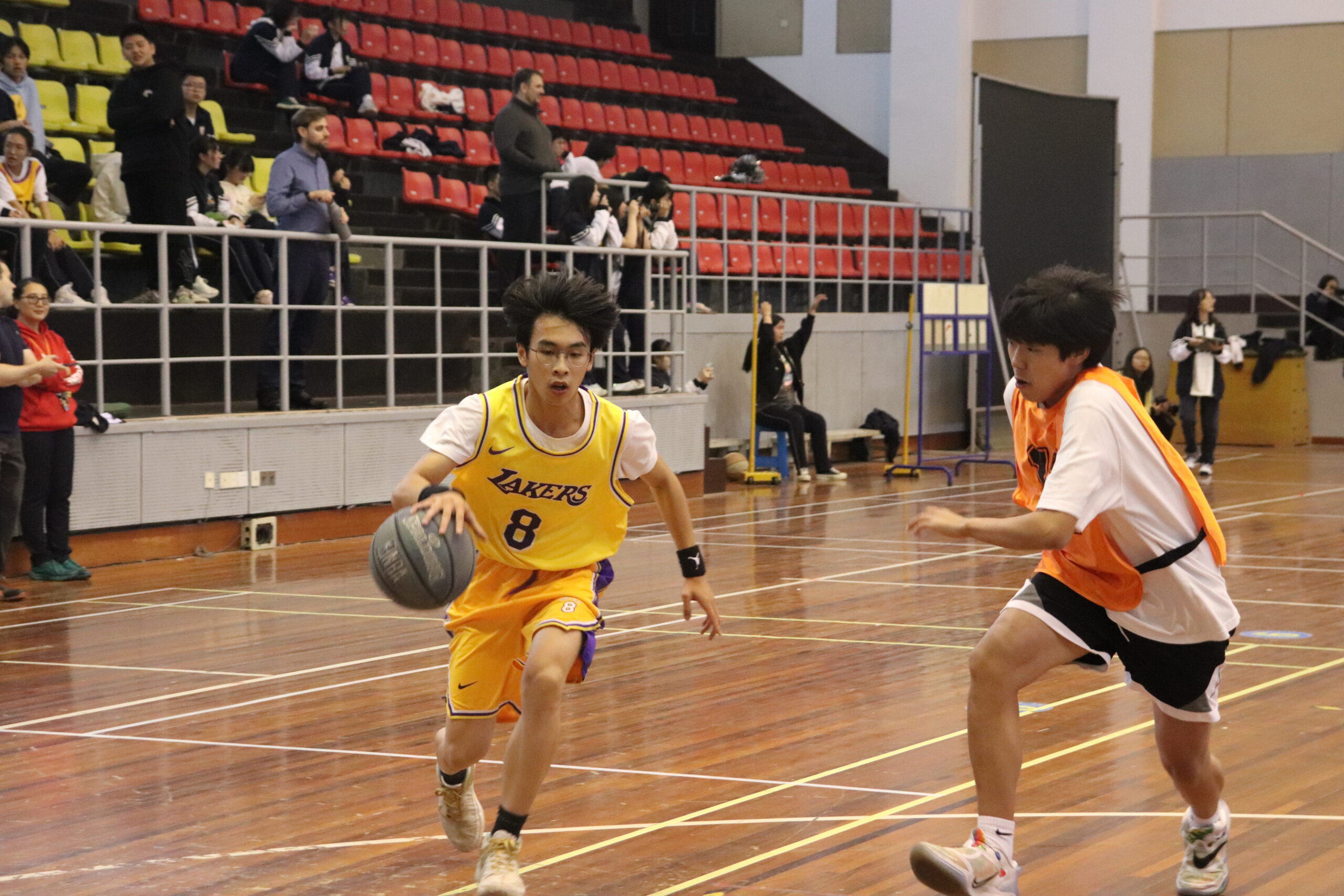 Basketball competition — enjoy the happiness of doing sports